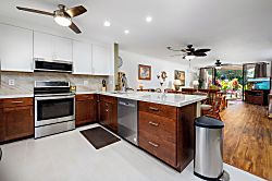 Surf & Racquet Club 8101