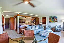 Hanalei Colony Resort C2 - Living area