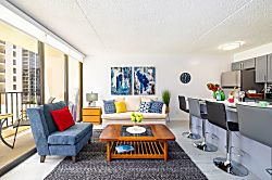 Waikiki Banyan 7th Floor