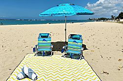 Waikiki Banyan 7th Floor - Enjoy the ultimate beach day with complimentary use of two beach chairs and an umbrella.