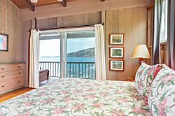 Kaikanani Oceanfront Retreat