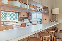 Kaikanani Oceanfront Retreat