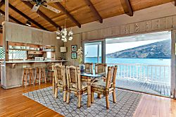 Kaikanani Oceanfront Retreat