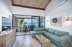 Oceanfront views in paradise