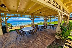 Oceanfront Oasis in Lahaina - Outdoor dining