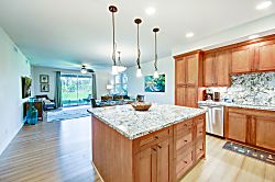 Pili Mai Resort 14-J - The Peacock Suite