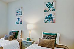 Pili Mai Resort 14-J - The Peacock Suite