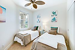 Pili Mai Resort 14-J - The Peacock Suite