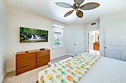 Pili Mai Resort 14-J - The Peacock Suite