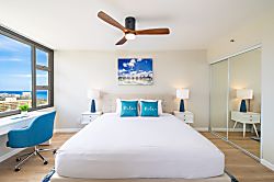 Waikiki Banyan 29th Floor