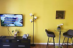 Waikiki Condo 18th Floor Studio