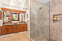 Kanaloa at Kona, Condo 2204