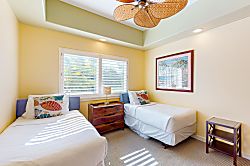 Kahaluu Beach Villas 1-203