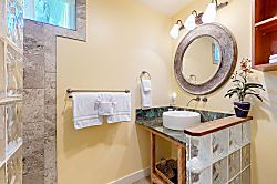 Kahaluu Beach Villas 1-203