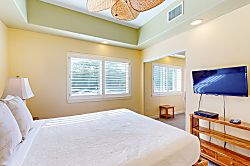 Kahaluu Beach Villas 1-203