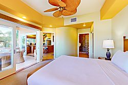 Kahaluu Beach Villas 1-203