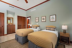 Kolea 11C - Unwind in your tranquil twin bedroom with calming coastal tones, crisp linens, and tropica