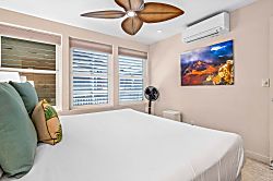 Hale Hui Kai 208 - Room