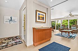 Hale Hui Kai 208 - Interior