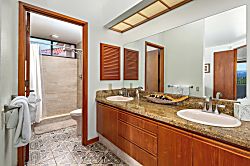 Waikoloa Shores Mountain View Condo