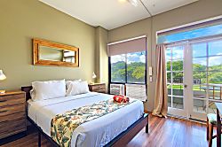 Waikiki Grand Studio with Diamond Head Views