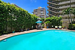 Waikiki Grand Studio with Diamond Head Views