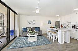 Waikiki Banyan #2412-T2