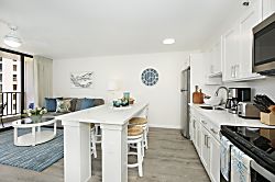 Waikiki Banyan #2412-T2