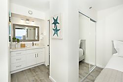 Waikiki Banyan #2412-T2