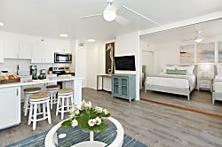 Waikiki Banyan #2412-T2