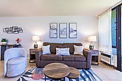 Maui Vista 2118 - Your bright, inviting living space features cozy seating, warm lighting, and coastal-inspi