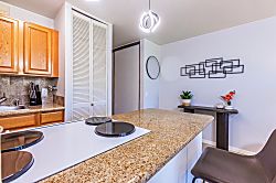 Maui Vista 2118 - Gather around the spacious granite breakfast bar for morning coffee or casual meals. The m