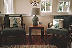 Kihei's Hidden Gem - Additional seating in the living room