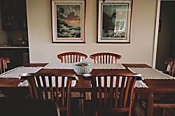 Kihei's Hidden Gem - Dining room seating for eight