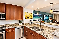 Royal Mauian 3bd Condo - Private kitchen