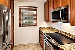 Royal Mauian 3bd Condo - Private kitchen