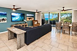 Royal Mauian 3bd Condo - Living area