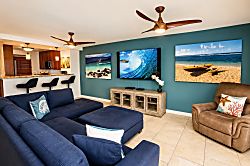 Royal Mauian 3bd Condo - Living area