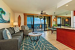 Kihei Beach Fourth Floor Condo - Living area