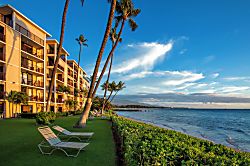 Kihei Beach Fourth Floor Condo - Property grounds