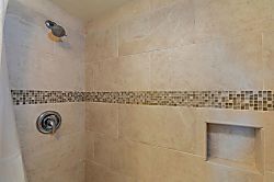 Kihei Beach Fourth Floor Condo - Bathroom