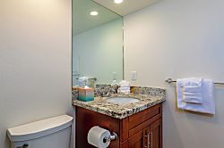 Kihei Beach Fourth Floor Condo - Bathroom