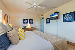 Kihei Beach Fourth Floor Condo - Room