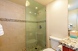 Kihei Beach Fourth Floor Condo - Bathroom