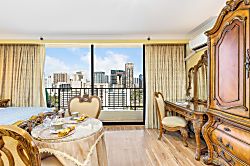 Royal Garden at Waikiki Studio 159