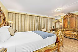 Royal Garden at Waikiki Studio 159