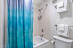 Kapaa Shore Resort A101