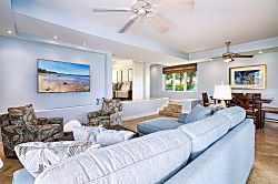 Palms at Wailea 705 - Living area