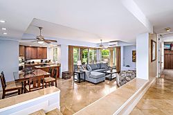 Palms at Wailea 705 - Living area