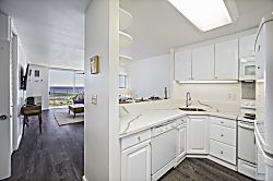 Ocean-Marina Retreat